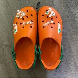 Carrots x Crocs m11 NWT